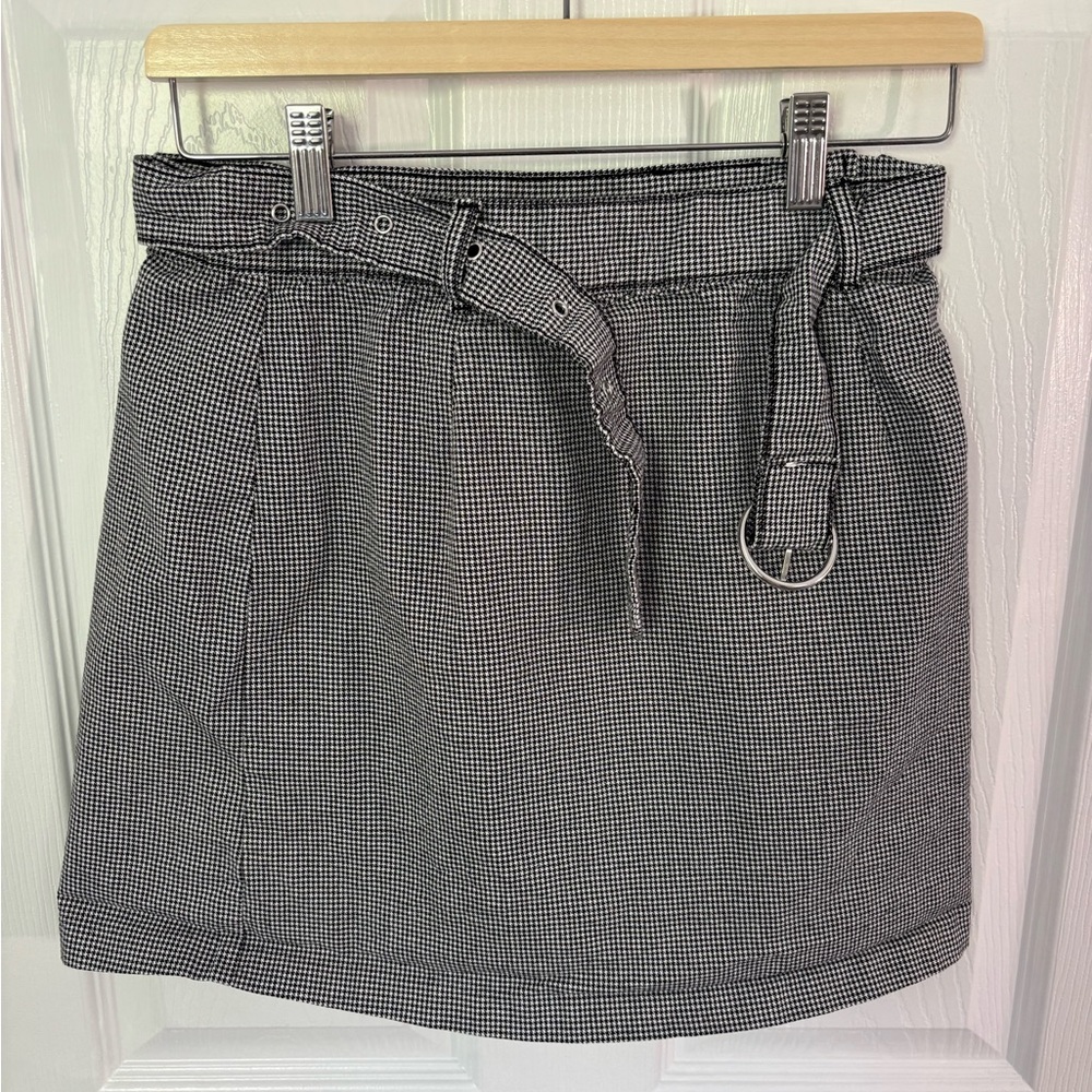 H&M Gray Mini Skirt with D-Ring Belt for Casual Wear